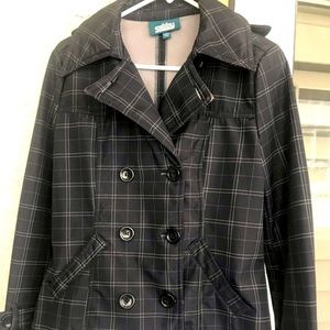 Sebby Woman’s Water Repellant Rain Jacket Size Large but fits like a medium